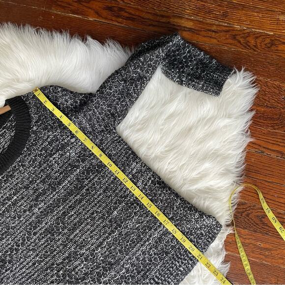 Black & White Boxy Sweater Cozy - Picture 5 of 6